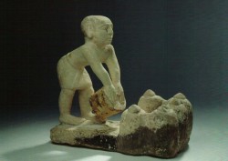 Figura almacenador de grano Caliza 28,5 cm Serdab Mastaba 39-40 Guiza inv nº 2566 din V