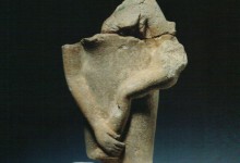Parte inferior de una figura de madre con niño Caliza 10,4 cm mastaba D37 Guiza inv nº 2446 din V