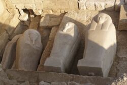 Texto y Podcast:Las fabulosas ruinas de Oxirrinco, un yacimiento clave para entender la historia de Egipto